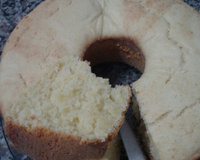 Bolo de fubá com queijo