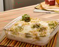 Faço esse macarrão de micro-ondas quando tô sem tempo — e ele fica melhor que o de panela!