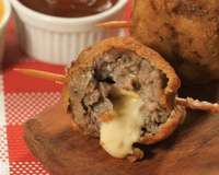 Espetinho de almôndega: petisco prático e incrivelmente delicioso