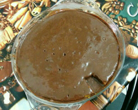 Bolo de cenoura com calda de chocolate de microondas