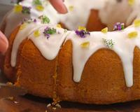 Bolo de laranja fofinho de liquidificador com glacê: receita simples que aprendi com uma chef de cozinha é perfeita para o lanche da tarde