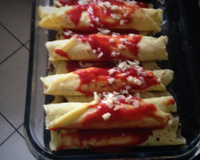 Panqueca com recheio de carne moída e mussarela