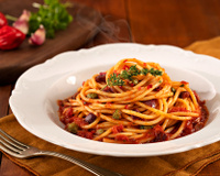 Spaghettoni Nuvenzástico alla Puttanesca