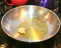 Manteiga com azeite: por que cozinhar usando os dois ingredientes?