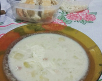 Sopa cremosa de batatas com requeijão