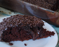 Bolo simples de chocolate