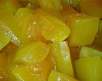 Doce de mamão em pedaços na panela de pressão