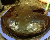Bolo de chocolate com cobertura cremosa