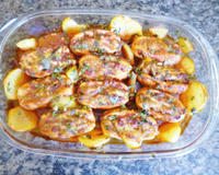 Linguiça de frango recheada ao molho bolonhesa