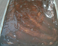 Bolo de cenoura com cobertura de caramelo