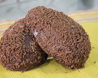 Ovo de Páscoa recheado de brigadeiro