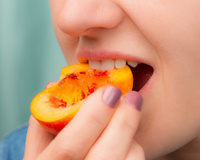 Pouca gente sabe, mas essas são as frutas que você deveria comer com casca: aumentam a saciedade e melhoram o intestino