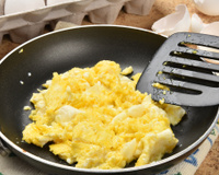 Você prepara ovo assim? Conheça os 4 erros que podem prejudicar a sua saúde