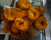 Rosquinha de leite condensado simples e fácil.