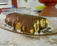 Rocambole de coco e brigadeiro branco