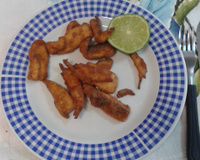 Isca de peixe empanada