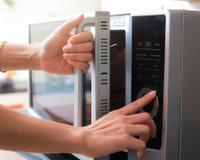 Veja 9 formas inusitadas de usar o micro-ondas e poupe tempo na cozinha