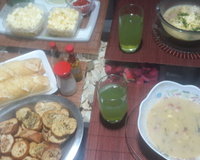 Caldo de batata com queijos