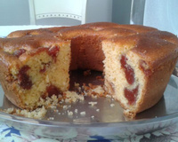 Bolo de fubá fofinho com goiabada: confira a receita