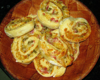 Caracóis de presunto e queijo