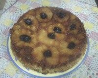 Bolo fácil de abacaxi caramelizado