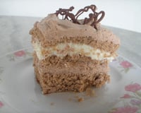 Bolo mousse de chocolate e mousse de beijinho