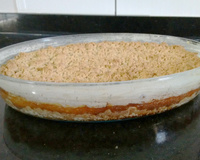 Cuca de farofa com leite condensado e coco