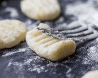 Usos diferentes para o garfo: aprenda novos truques com esse talher