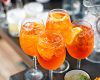 Aperol spritz: aprenda a fazer o drink da moda