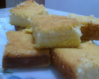 Broa cremosa de fubá com queijo e coco