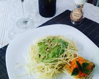 Macarrão ao molho de espinafre