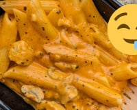 Conheça seu novo jantar favorito: receita é tipo um strogonoff (só que melhor!) de massa com peito de frango