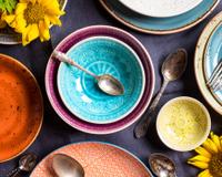 Mesa posta: 5 itens essenciais para adicionar mais cor à sua mesa