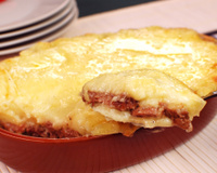 Tem linguiça toscana, batata e queijo em casa? Então vem aprender a fazer essa receita deliciosa na travessa (fácil e rápido)