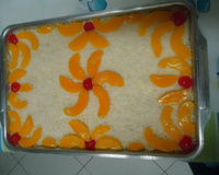 Bolo gelado assado com recheio de morango