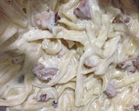 Molho branco de bacon para macarrão