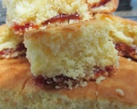 Bolo de coco e goiabada