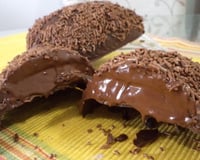 Ovo de Páscoa recheado de brigadeiro