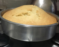 Bolo com recheio de ameixa e pessêgo da mamãe Cida