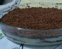 Pavê de bolacha maisena com creme branco e creme preto