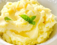 Purê de aipim com queijo