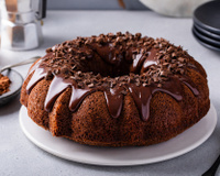 É de comer sem culpa: como fazer um bolo de chocolate sem farinha, açúcar e leite de lamber os dedos