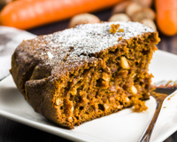 Bolo de cenoura e maçã sem farinha nem açúcar: uma receita úmida e saudável, ideal para o lanche da tarde
