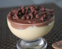 Mousse delicioso de maracujá com chocolate