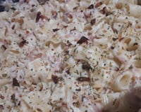 Macarrão com creme de leite e presunto