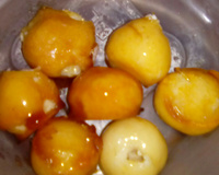 Beijinho de coco caramelizado