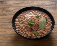 O meu feijão fica pronto em 5 minutos e eu economizo muito com gás: o truque está em cozinhá-lo congelado!