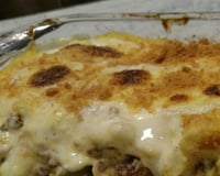 Escondidinho de mandioca e mandioquinha com carne moída