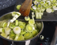 O melhor alho-poró refogado para receitas: como tornar este acompanhamento clássico verdadeiramente especial