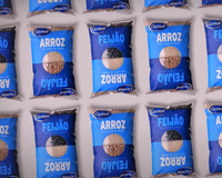 Polêmica do feijão por cima ou feijão por baixo do arroz: embalagem gera discussão sobre o jeito certo